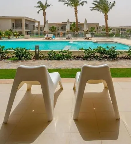 Luxury Flat On The Pool Апартаменты