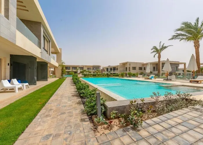 Luxury Flat On The Pool *
