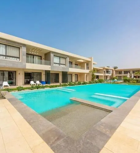 Апартаменты Luxury Flat On The Pool *